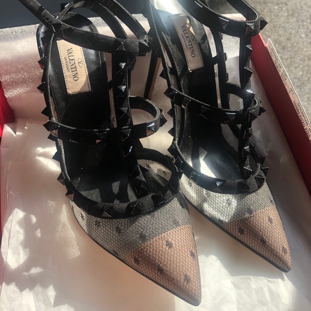 🚫 Sold 🚫 Valentino Rock Stud Poka Dot 39